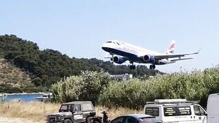 Slow Motion Plane Landing