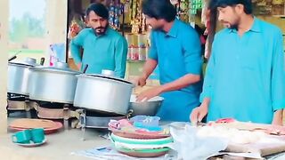Ap na bhe kuch khana ha