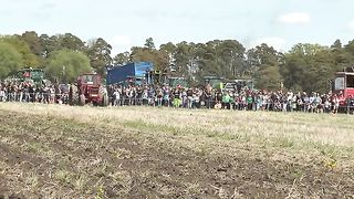 Finalen_i_Hastigetsplöjning_ute_i_Fardhem_21_maj_2016(360p).