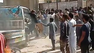 Chor daketi wardat karachi