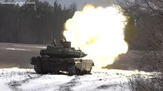 Moment Ukrainian tanks blow up enemy Russian vehicles