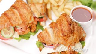 Croissant sandwich