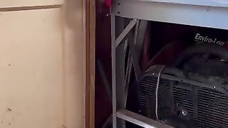 уходит и сам приходит