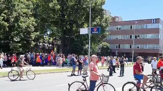 Видео народ пред собрание