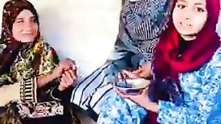 Sonia_Don_Letest_Video_2023_#shorts_#snake_#status_#tiktok_#shortsvideo_#youtubeshorts_#youtube(240p).