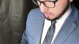 حموكشة وقع على شرط عدم المنافسة
