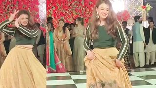 Zara Noor dance