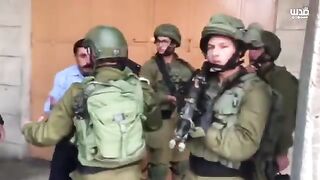 الشرطة الفلسطينية تمنع قوات الاحتلال من اقتحام مقرهم في الخليل 4/2019