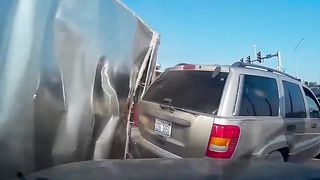 0:03 / 5:08   Les accidents les plus dangereux au monde,The most dangerous accidents in the world