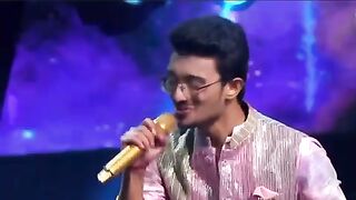 Rishi Singh duet performance with kids Indian idol 13 holi special