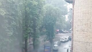 Сильный дождь 2