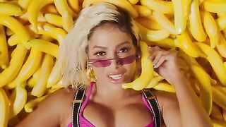 Anitta hazaña. Becky G - Banana [Video Musical Oficial](360P).