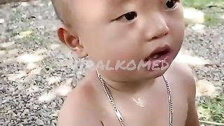 Jangan di makan dek,itu bukan manisan?