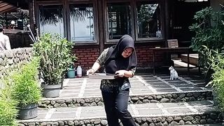 Cewe lagi kerja