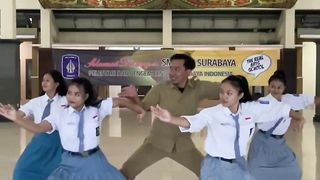 Tari tradisional kolaborasi musik jedag jedug