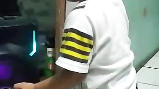 Bantu nonton dong supaya aku jadi terkenal pengen ngasilin uang lewat hp