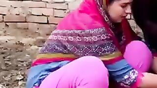 viral village girls aliza
