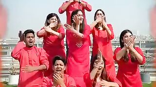 Lal dupatte wali