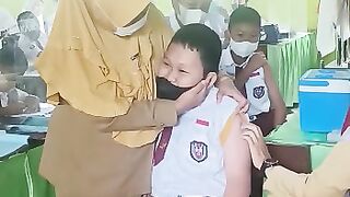 suntik vaksin
