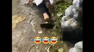 tertawa itu nular