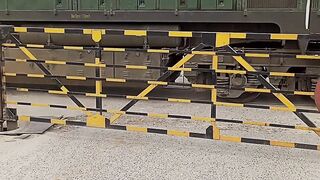 Train In gate .wao????????????