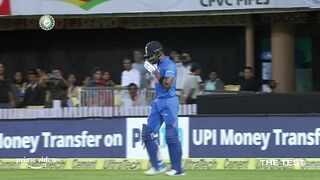 Virat Kohli Makes The Australian Cricket Team Pay