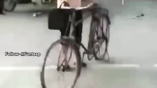 Itna Amir hona hai bas.