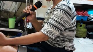 Latihan vokal karaoke