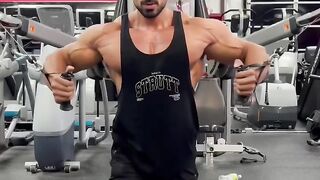 Chest Workout ???? #short #youtubeshorts #gym