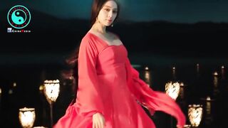 Tong Li 童麗 • Beautiful Chinese Song 梅花夢 [Traditional China].