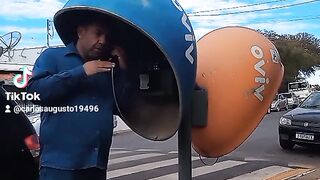 Espere um minuto