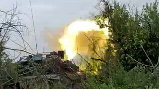 Tanks in Ukraine Donetsk Oblast DNR T-72B1 and T-80BV Tanks