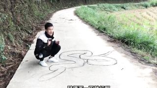 How to Become a Bigg Snake Art on the road | Public Reaction Expert