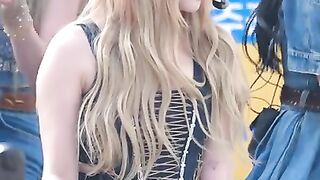Yummy Yummy Love ) U클린콘서트 직캠 MOMOLAND NANCY fancam 220917(720p).