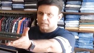 Ghost Prank In Showroom ????????  Rj Naved#funny#meme#prank#short#shorts#radiomirchi#comedy#shoping_prank