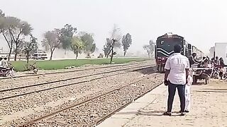 Fareed express Pakistan Railway