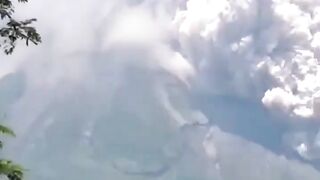 Merapi erupsi