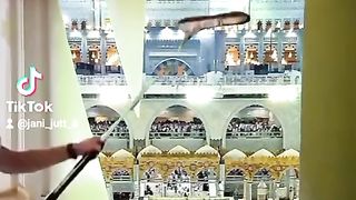 دیکھتے ہیں کون سے سچے دل سے کمنٹ میں اللہ لکھتا ہے