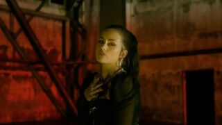 VIZE x Anna Grey - Way Back Home (Official Video)