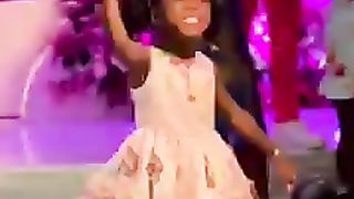 Baby african girls dancing like a superstar look at now. So majestic