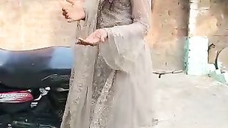 Gao me ladki ka dance