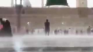 Raining at masjid nabavi