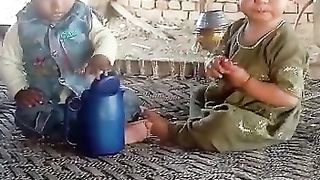 Hamare ||bacche khel ||rahe hain