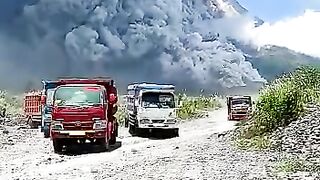 Detik detik Gunung Merapi Part1