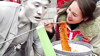 Silver_man Sculpture Funny , Yinren Eat Noodles part 1842.m