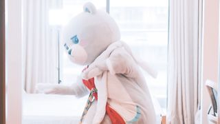Dancing bear in public