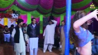 Falak naaz