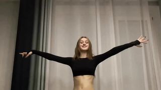 Arabic belly dance by an american girls so cute
