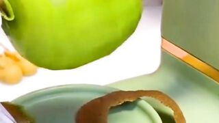Apple crush machine