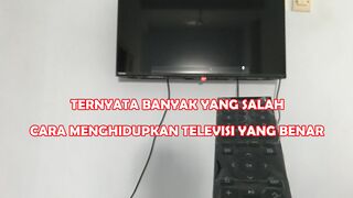 Cara Menghidupkan Televisi Dengan Benar / How to Turn on the Television Properly